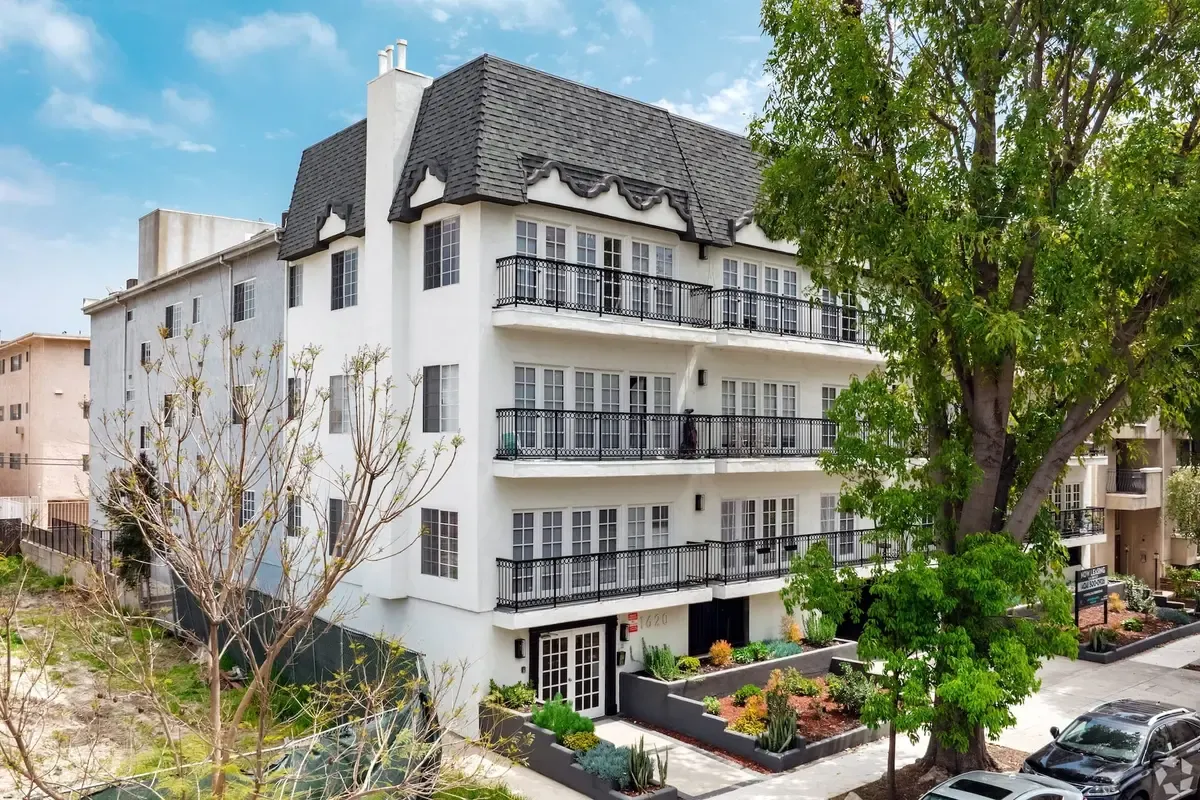 1620 South Bentley  - Student Housing near UCLA