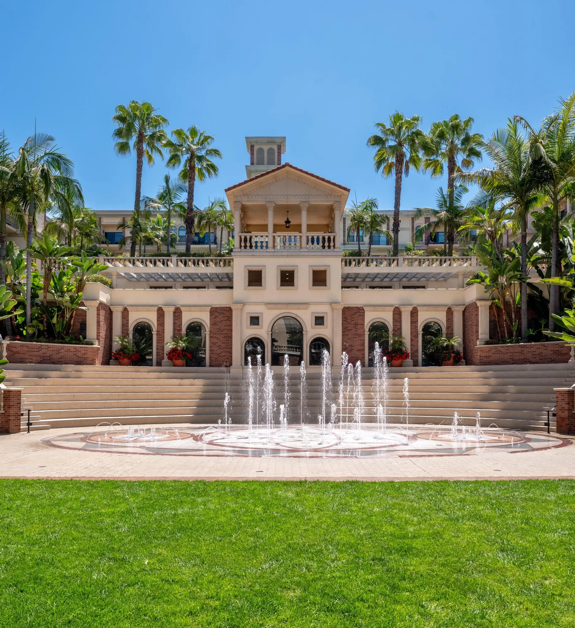 The Lorenzo - Student Housing near USC