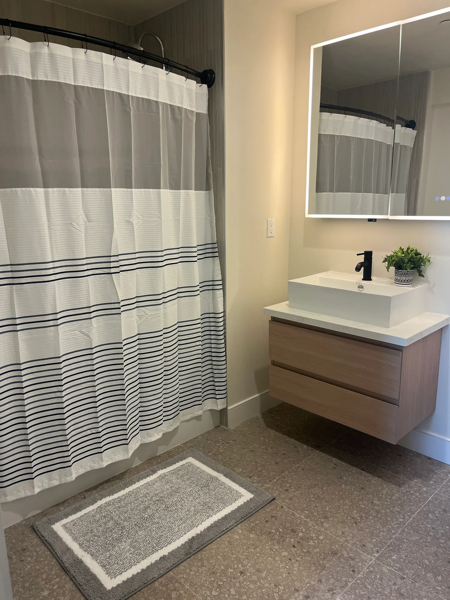 The Hive Glenrock, undefined, 535 Glenrock Ave, Los Angeles, CA 90024, USA, Photo:5