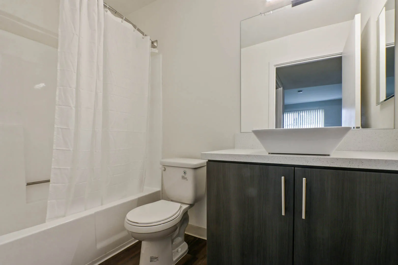 Alon, undefined, 9211 Harlow Ave, Los Angeles, CA 90034, USA, Photo:1