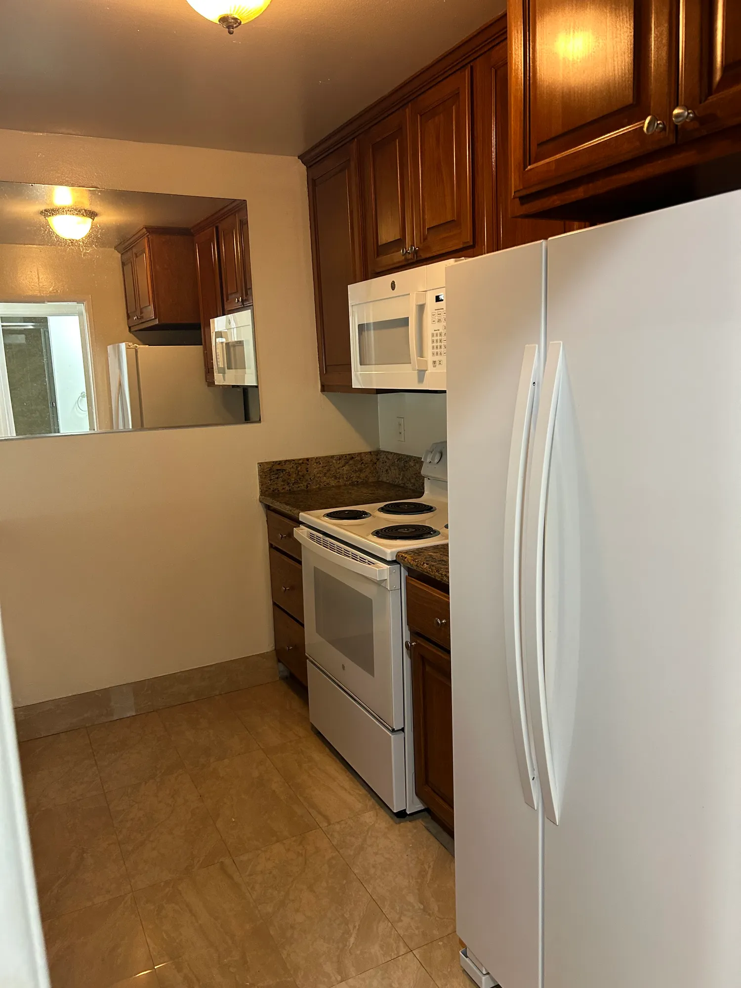 Santamon, undefined, 1930 Ocean Ave #116, Santa Monica, CA 90405, USA, Photo:3