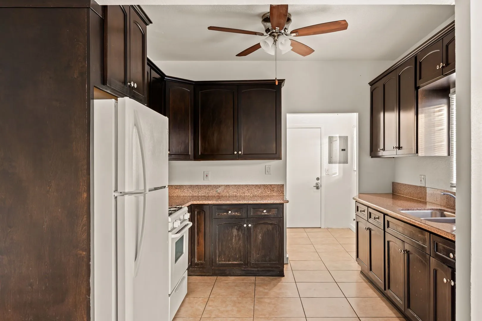 Walton Ave, undefined, Walton Avenue - Unit 2928, Los Angeles, CA 90007, Photo:2