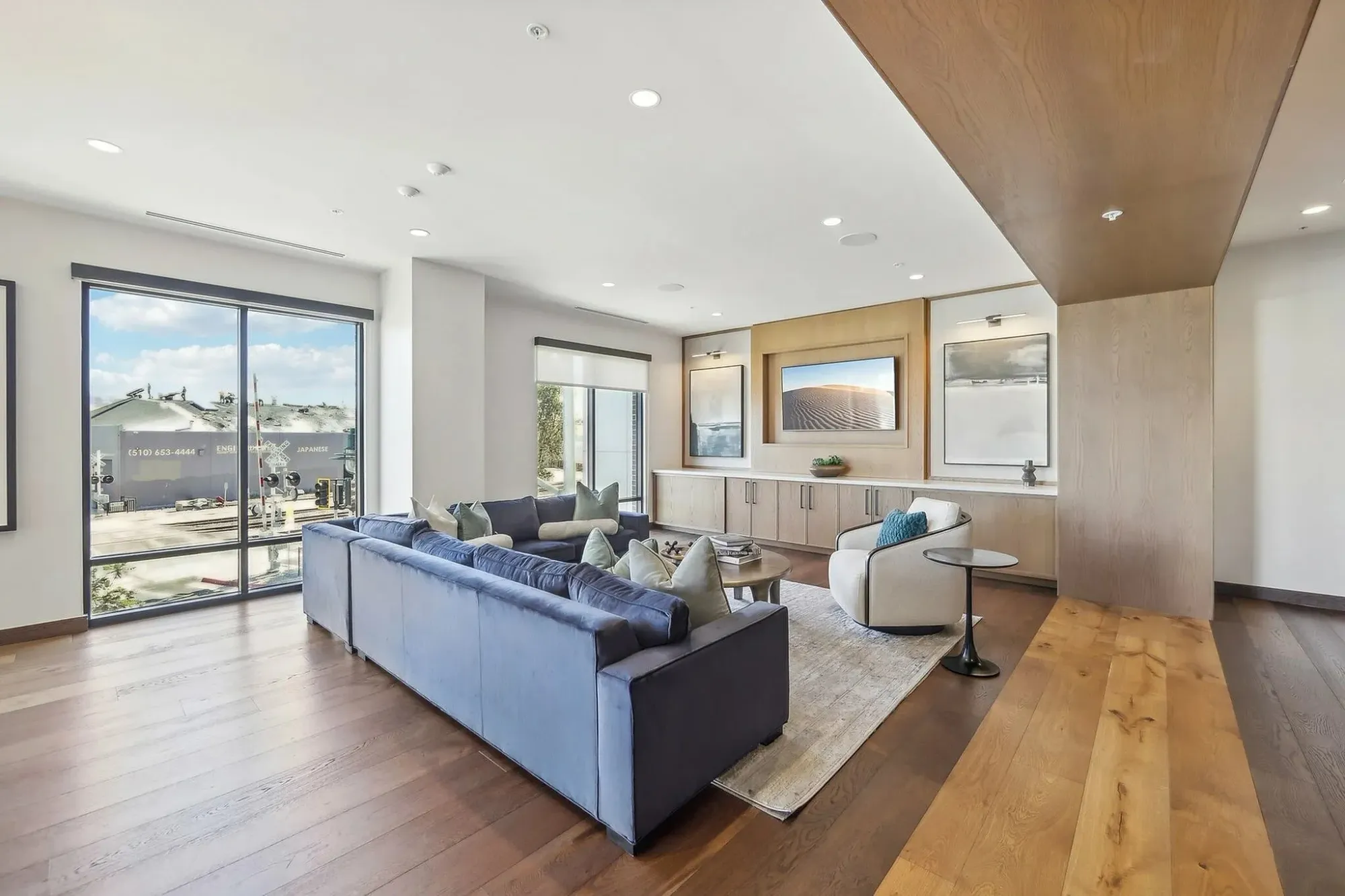 Bayview, undefined, 6701 Shellmound St, Emeryville, CA 94608, USA, Photo:3