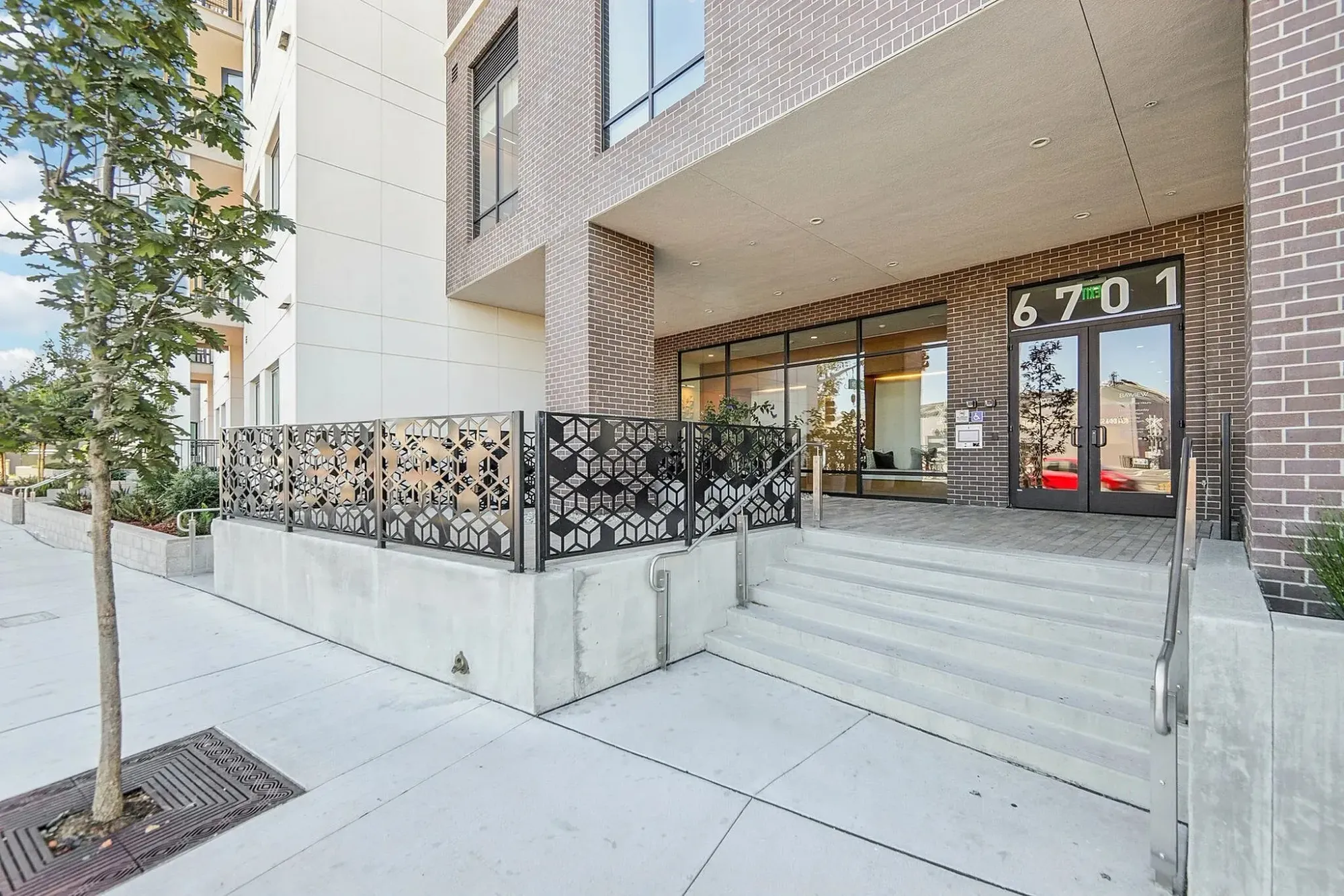Bayview, undefined, 6701 Shellmound St, Emeryville, CA 94608, USA, Photo:2