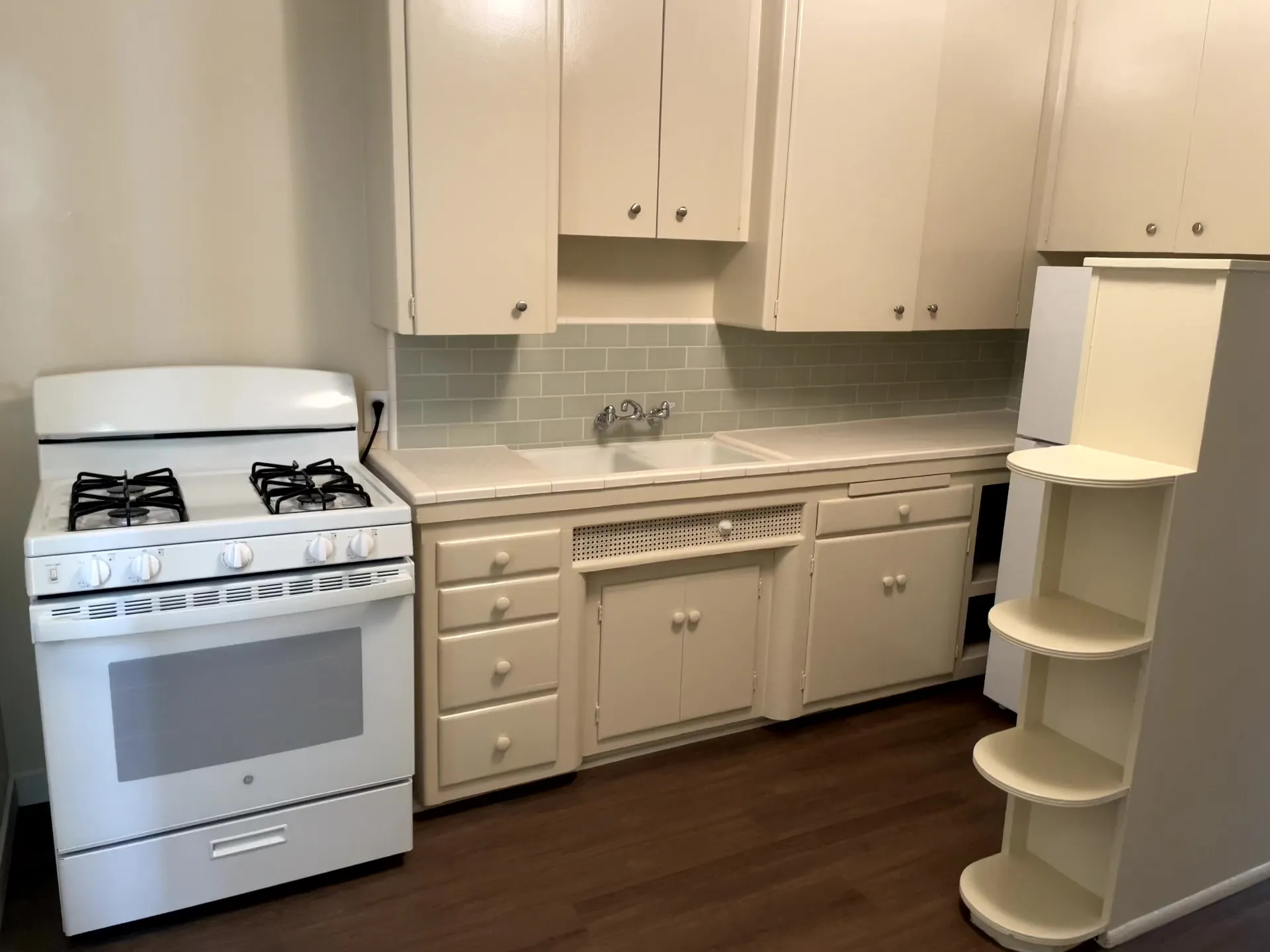 Westwood Apartments, undefined, 801 Levering Ave, Los Angeles, CA 90024, USA, Photo:1
