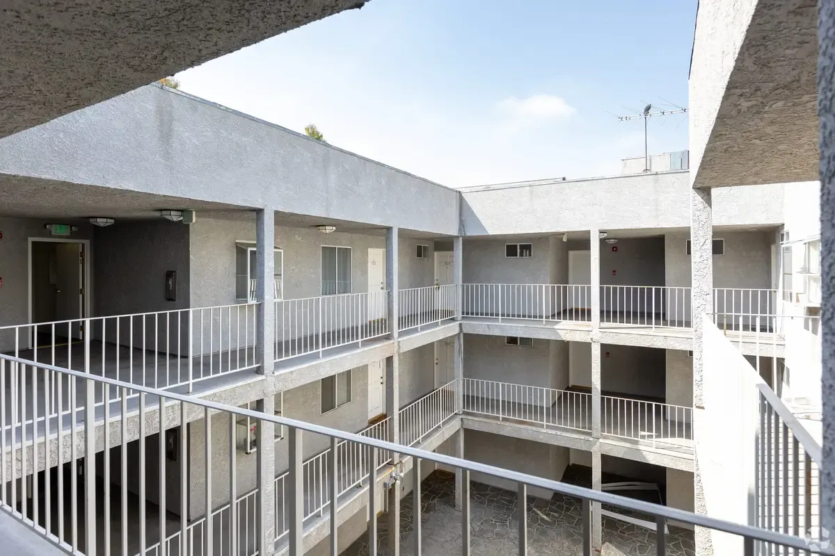 1945 Glendon Ave, undefined, 1945 Glendon Ave, Los Angeles, CA 90025, USA, Photo:2