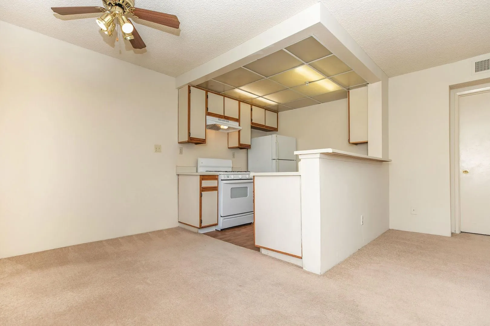 Furnished Apartment within walking distance to UCLA , UCLA, 512 Veteran Ave, Los Angeles, CA 90024, USA, Photo 3