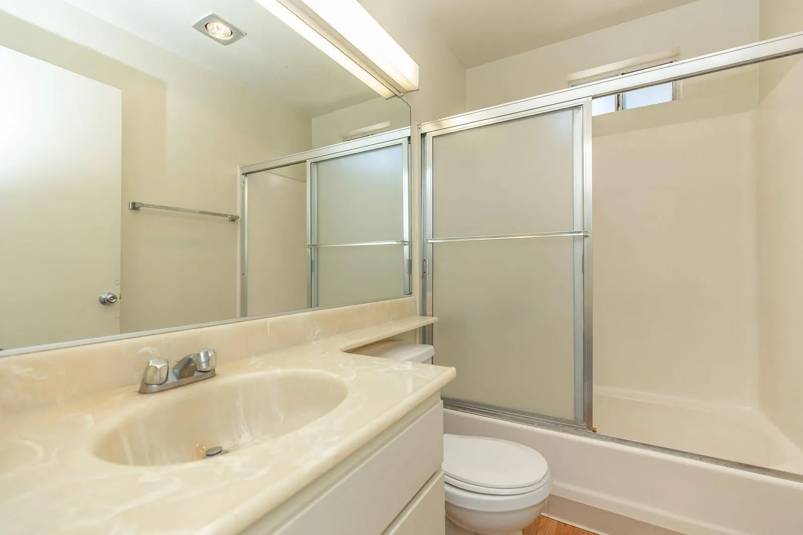 Furnished Apartment within walking distance to UCLA , UCLA, 512 Veteran Ave, Los Angeles, CA 90024, USA, Photo 4