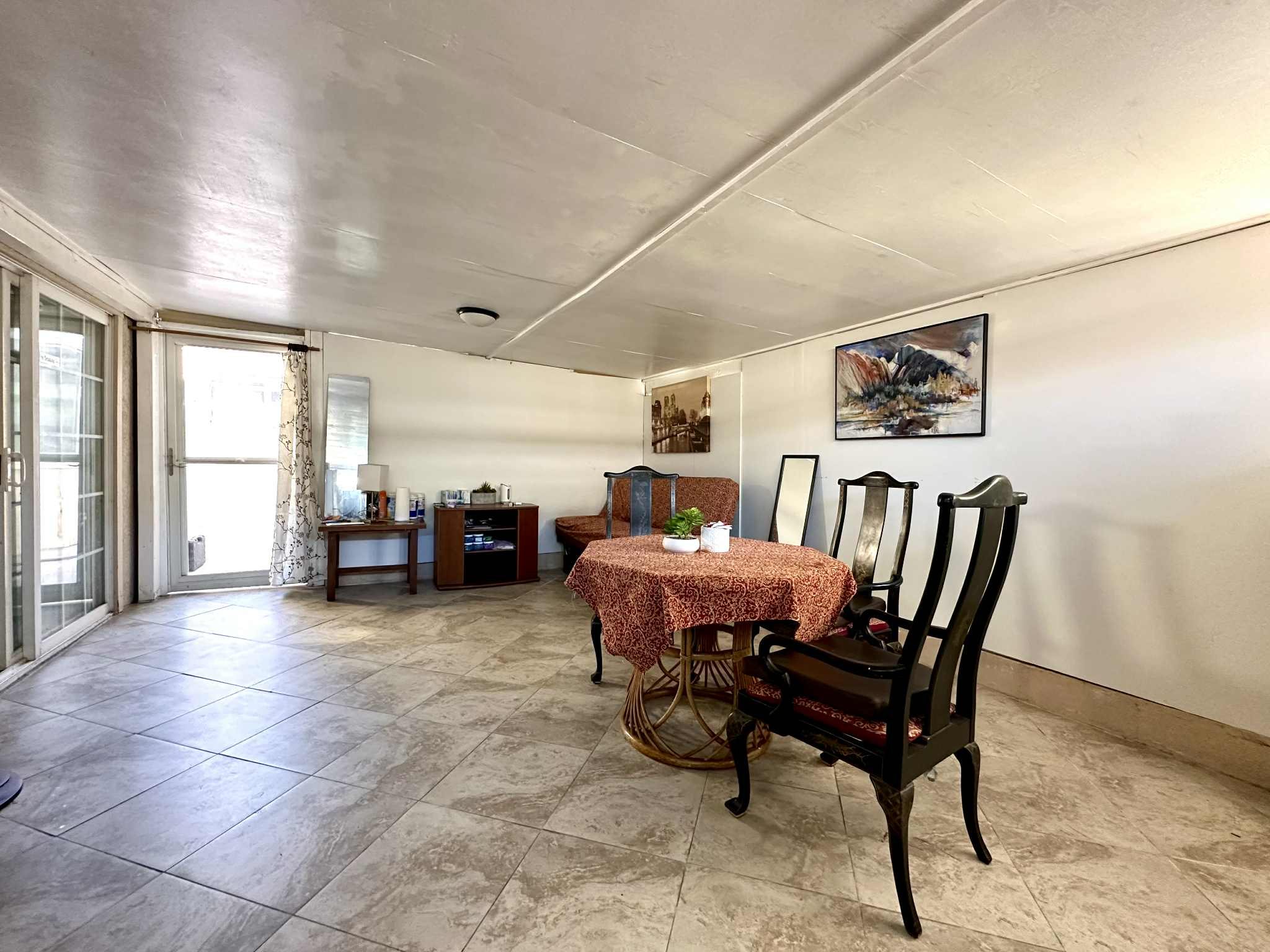 Hai's room for rent female only unit - Student Housing near USC