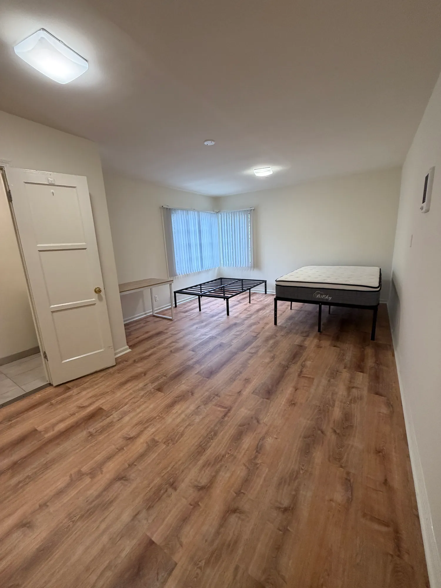 527 1/2 Glenrock Ave, UCLA, Glenrock Ave, Los Angeles, CA 90024, USA, Photo 4