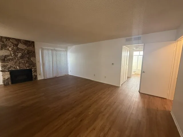 11819 Kiowa, UCLA, 11819 Kiowa Ave #209, Los Angeles, CA 90049, USA, Photo 2