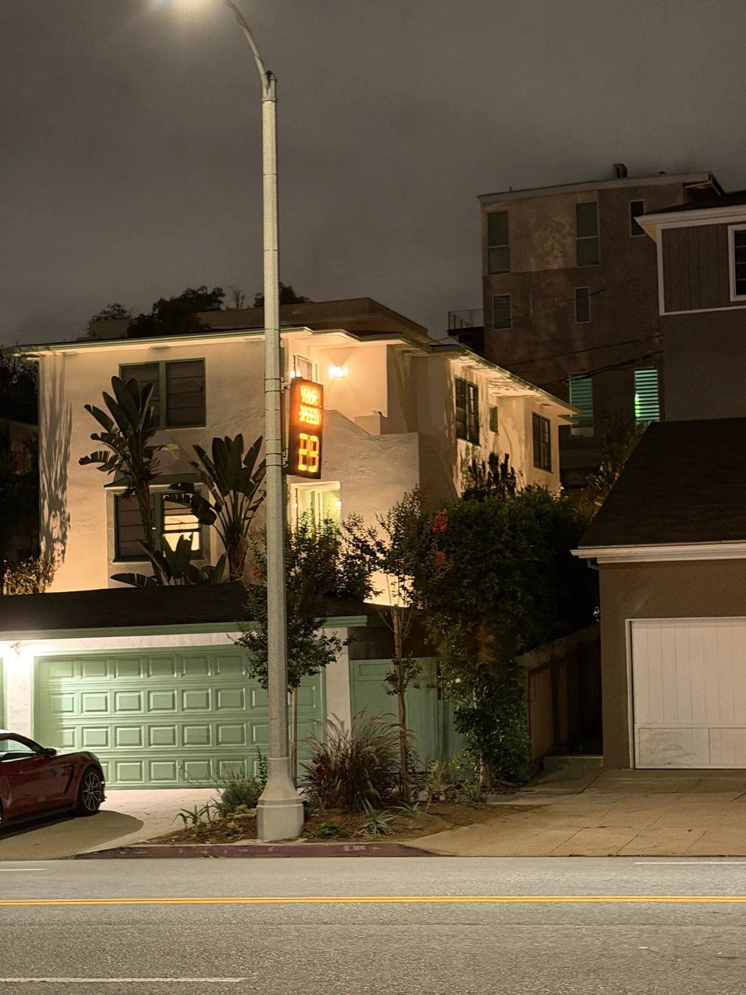 The Mayfair 1849, UCLA, 1849 S Beverly Glen Blvd, West Los Angeles, CA 90025, USA, Photo 3