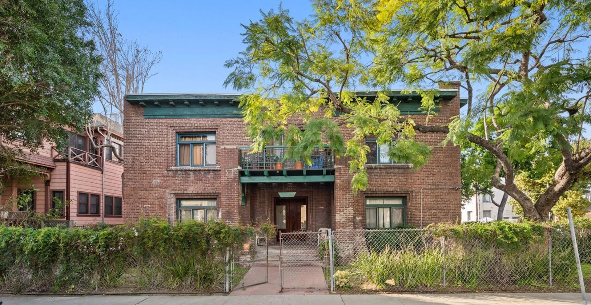 2102 Bonsallo Ave - Student Housing near USC