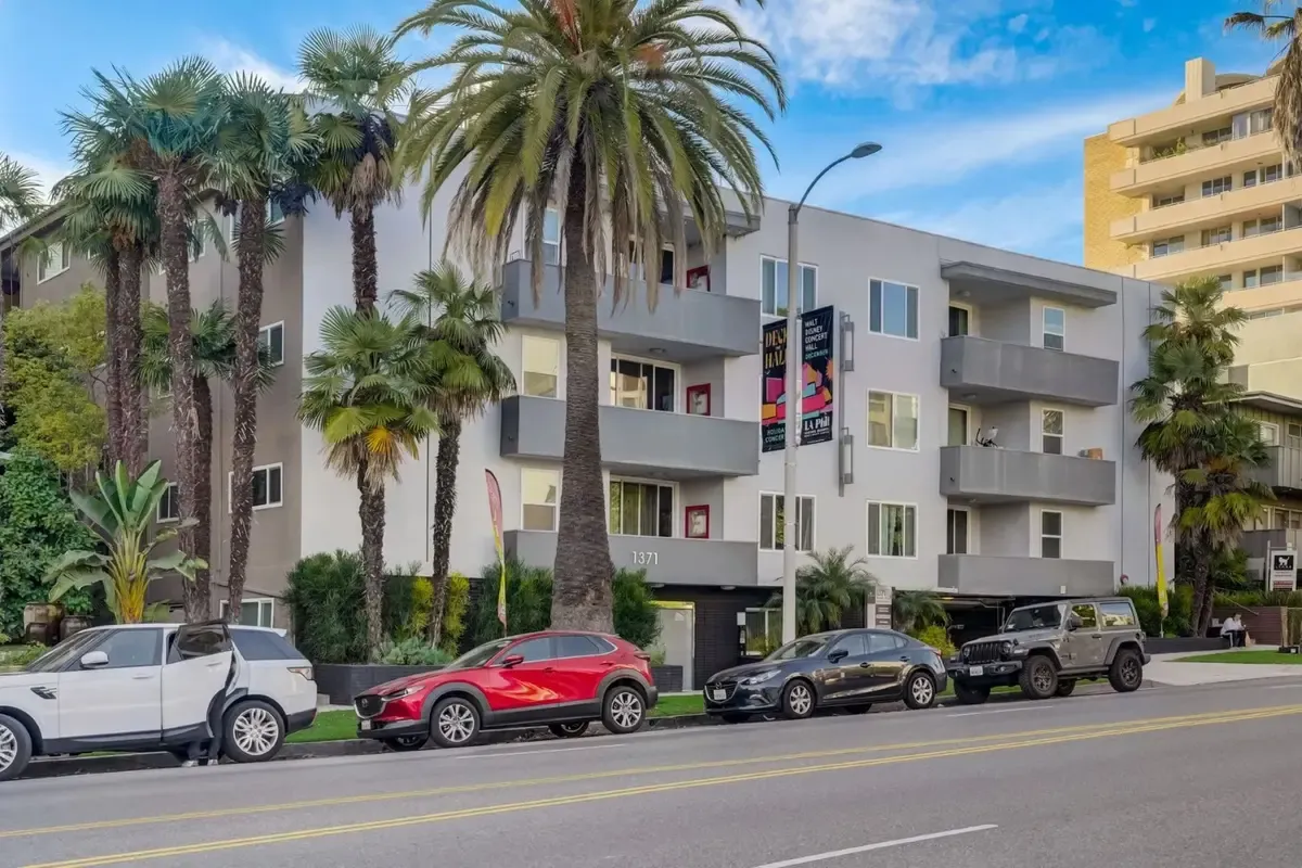 1371 Beverly Glen - Student Housing near UCLA