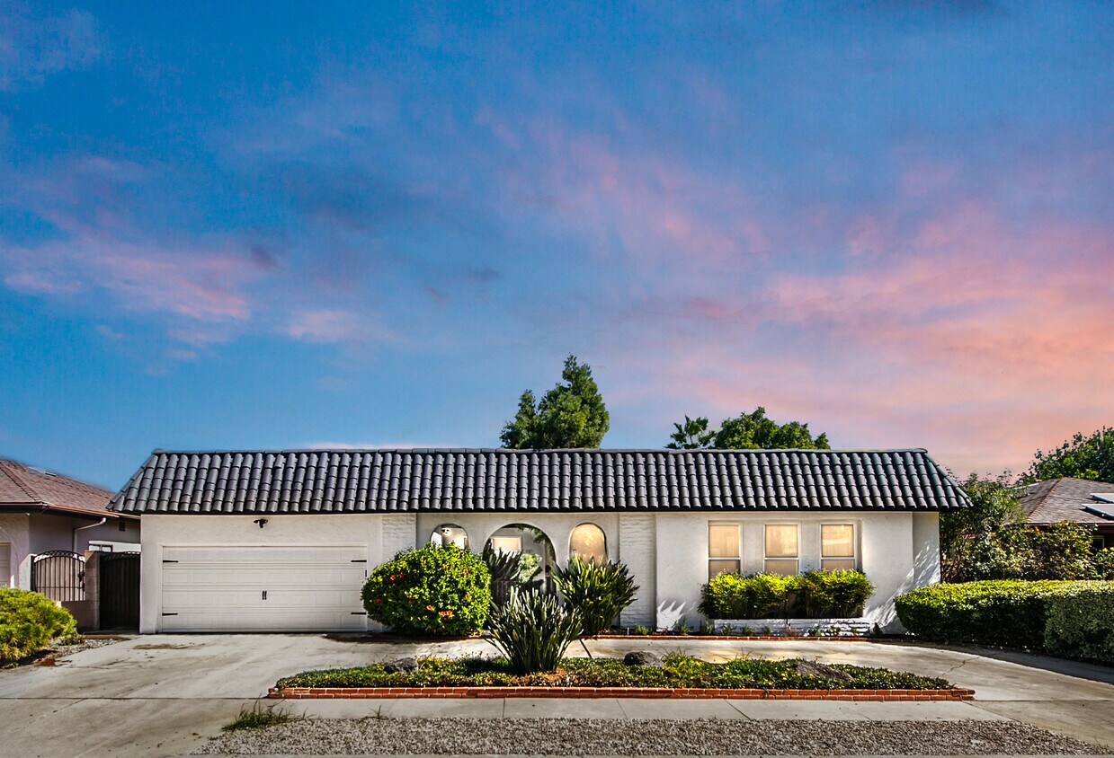 9038 Whitaker Ave, csun, 9038 Whitaker Ave, Los Angeles, CA 91343
