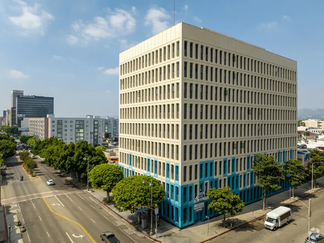 Westmore on Wilshire, usc, 3075 Wilshire Blvd, Los Angeles, CA 90010, USA