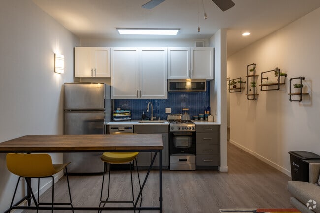 Sterling Oxford, undefined, 1910-1916 Oxford St, Berkeley, CA 94704, Photo:1