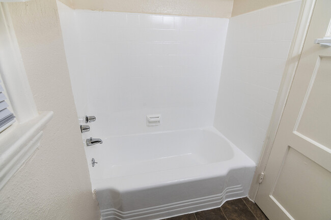 MacArthur Park Apartments, usc, 725 S Alvarado St, Los Angeles, CA 90057, USA, Photo:7