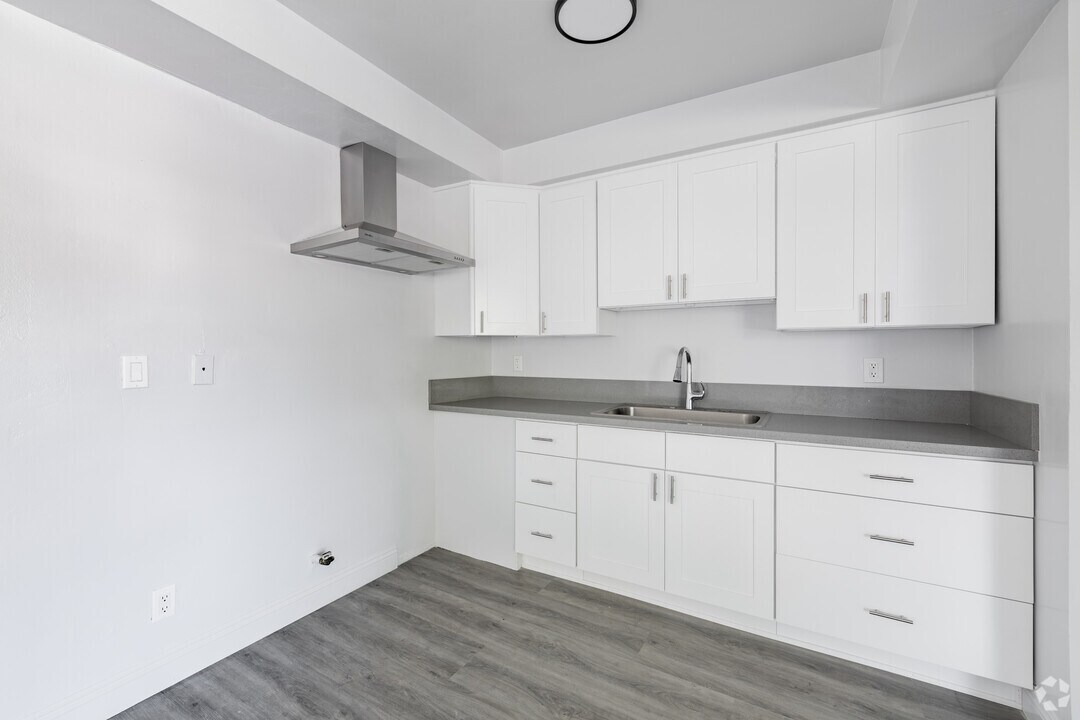 Palm Terrace Apartments, usc, 3800 W 27th St, Los Angeles, CA 90018, USA, Photo:2