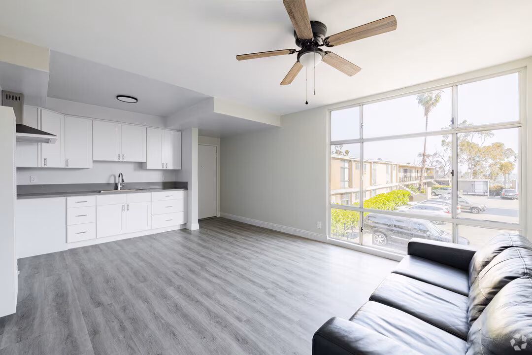 Palm Terrace Apartments, usc, 3800 W 27th St, Los Angeles, CA 90018, USA, Photo:3
