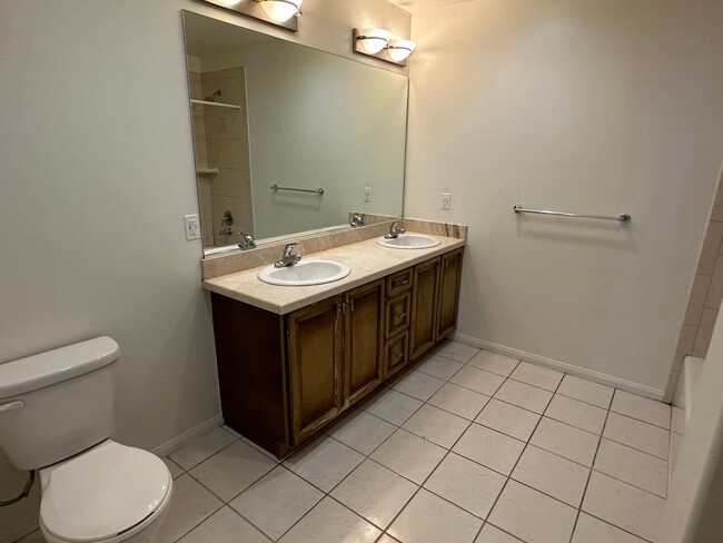 Berendo Terrace Apartment Homes, usc, 689 S Berendo St, Los Angeles, CA 90005, USA, Photo:7