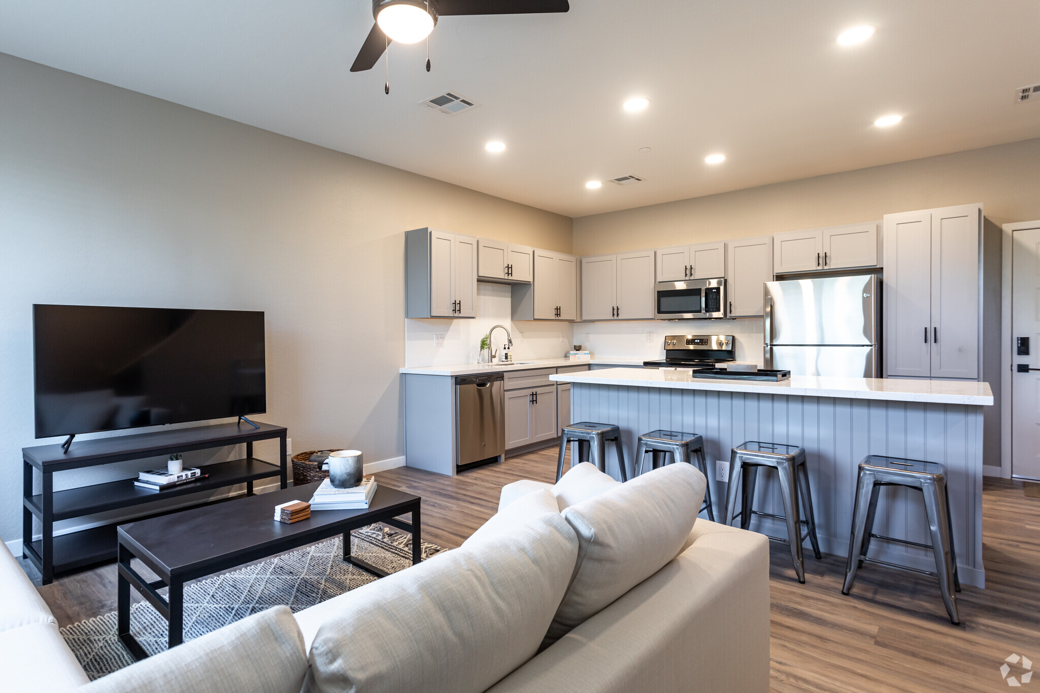 Lofts on 8th | Student Housing, undefined, 1403 E 8th St, Tempe, AZ 85281, USA, Photo:2