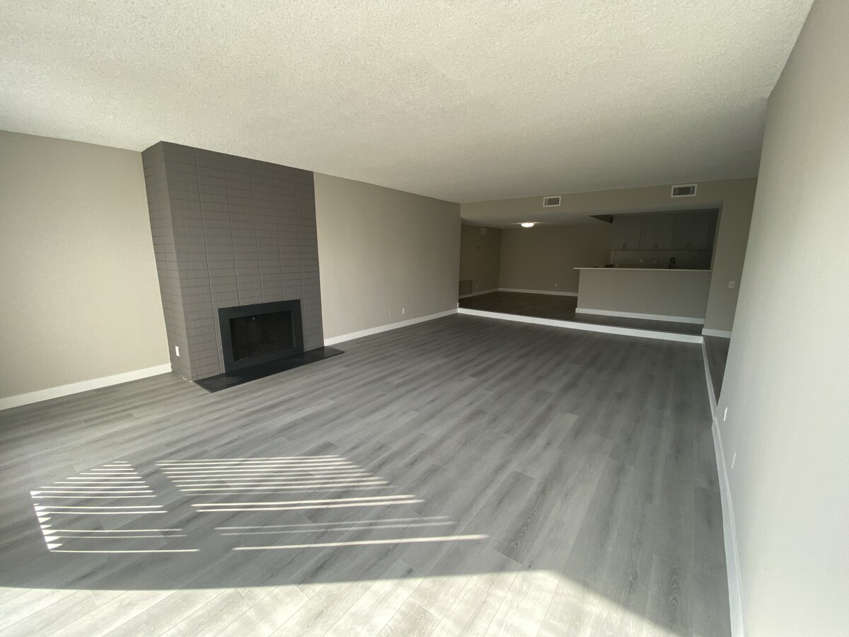 The Brentwood Collection, ucla, 11858 Goshen Ave, Los Angeles, CA 90049, USA, Photo:1