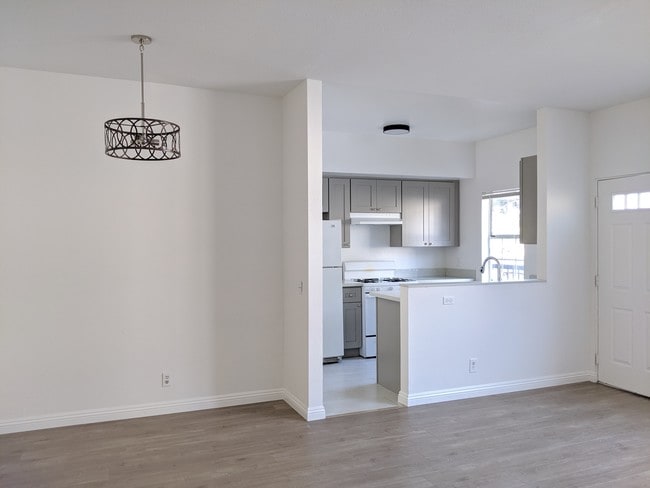 2452 S Centinela Ave, undefined, 2452 S Centinela Ave, Los Angeles, CA 90064, Photo:2