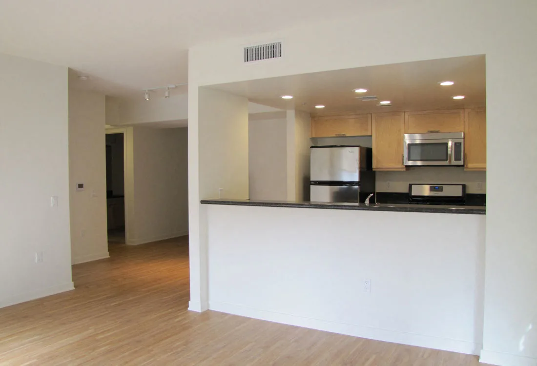 Mayfair Residences at Santa Monica Beach, smc, 210 Santa Monica Blvd, Santa Monica, CA 90401, Photo:2