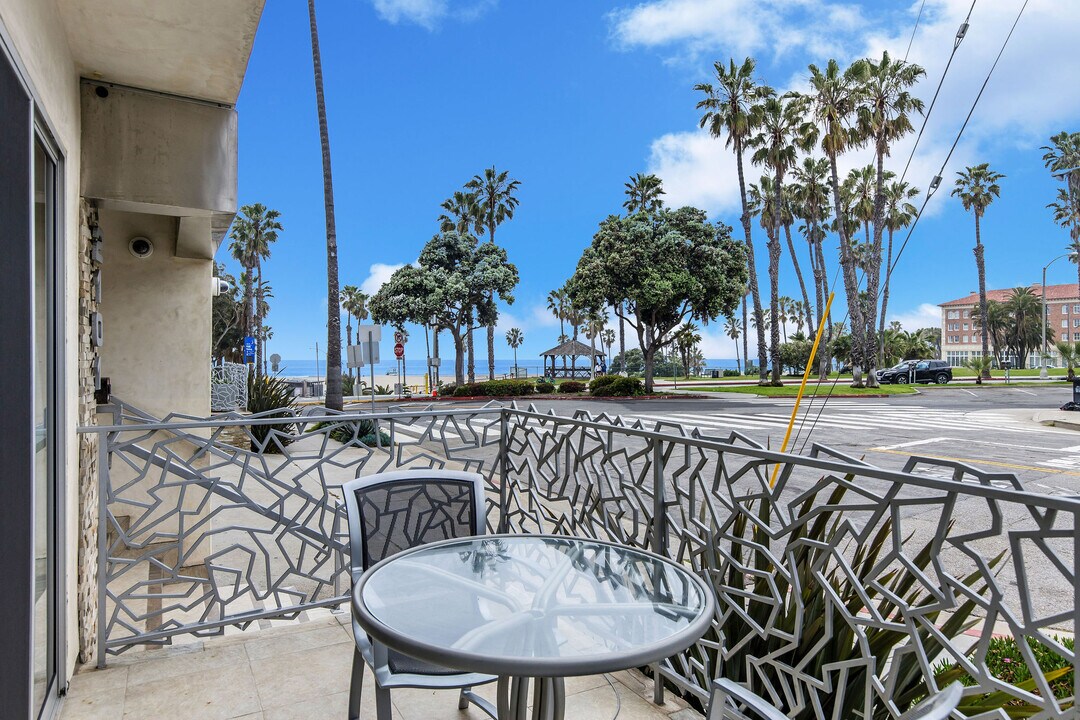 Ocean Condos, smc, 2101 Ocean Ave, Santa Monica, CA 90405, Photo:0