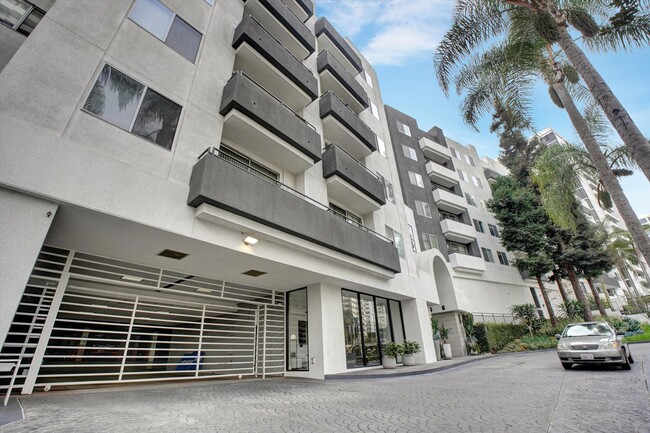 10601 Wilshire Blvd, undefined, 10601 Wilshire Blvd, Los Angeles, CA 90024, USA, Photo:1