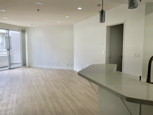 10601 Wilshire Blvd, undefined, 10601 Wilshire Blvd, Los Angeles, CA 90024, USA, Photo:4