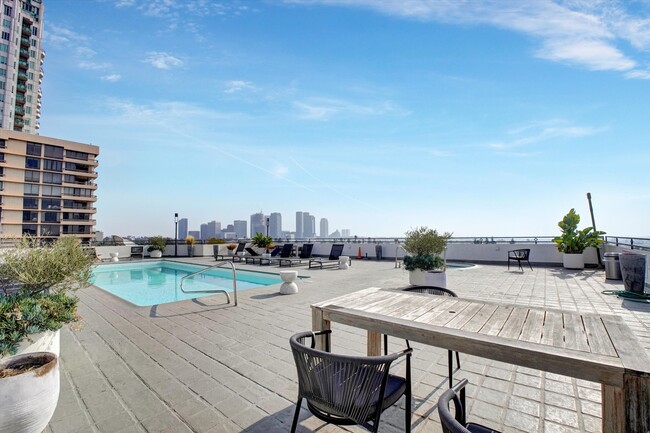 10601 Wilshire Blvd, undefined, 10601 Wilshire Blvd, Los Angeles, CA 90024, USA, Photo:12
