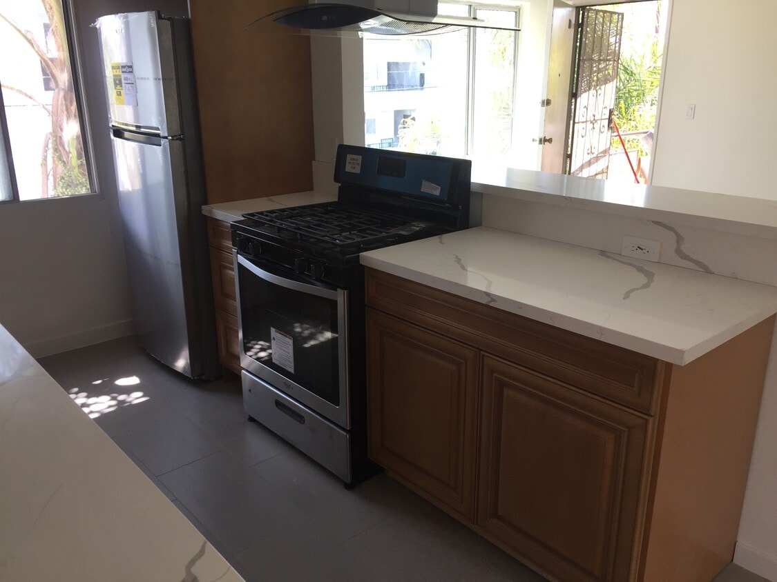 954 S Barrington Ave, undefined, 954 S Barrington Ave, Los Angeles, CA 90049, Photo:0