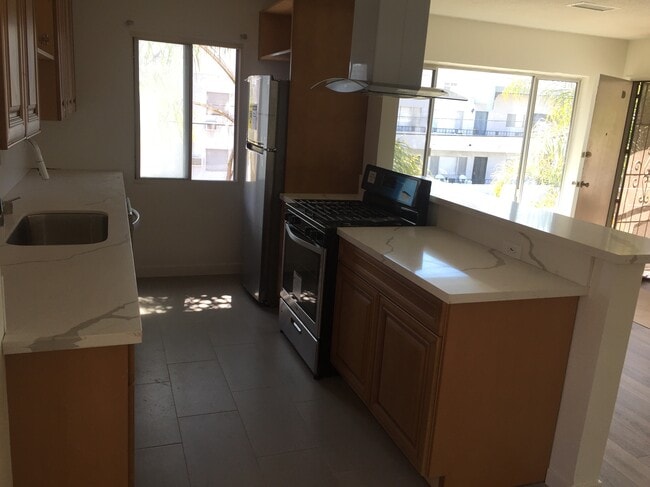 954 S Barrington Ave, undefined, 954 S Barrington Ave, Los Angeles, CA 90049, Photo:1