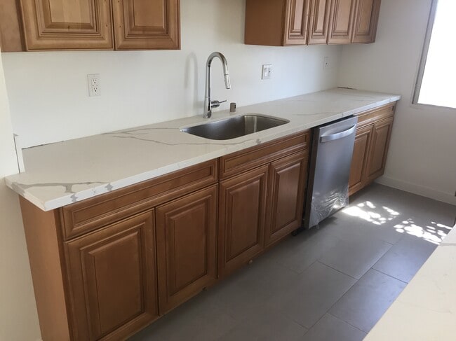 954 S Barrington Ave, undefined, 954 S Barrington Ave, Los Angeles, CA 90049, Photo:3