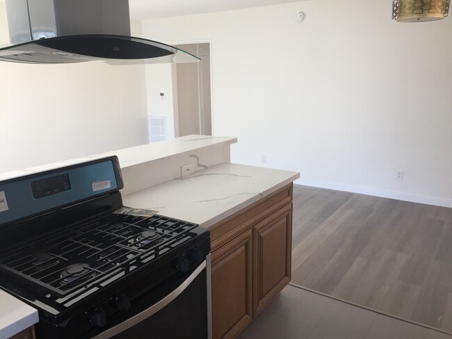 954 S Barrington Ave, undefined, 954 S Barrington Ave, Los Angeles, CA 90049, Photo:4