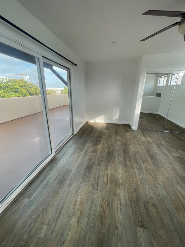 205 7th Ave, undefined, 205 7th Ave, Los Angeles, CA 90291, United States, Photo:0