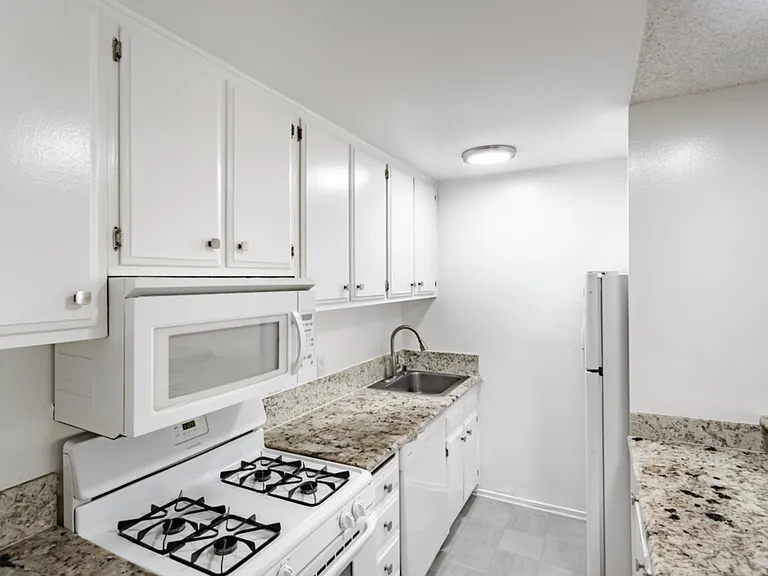 Westwood Park Apartments, ucla, 550 Veteran Ave, Los Angeles, CA 90024, USA, Photo:3