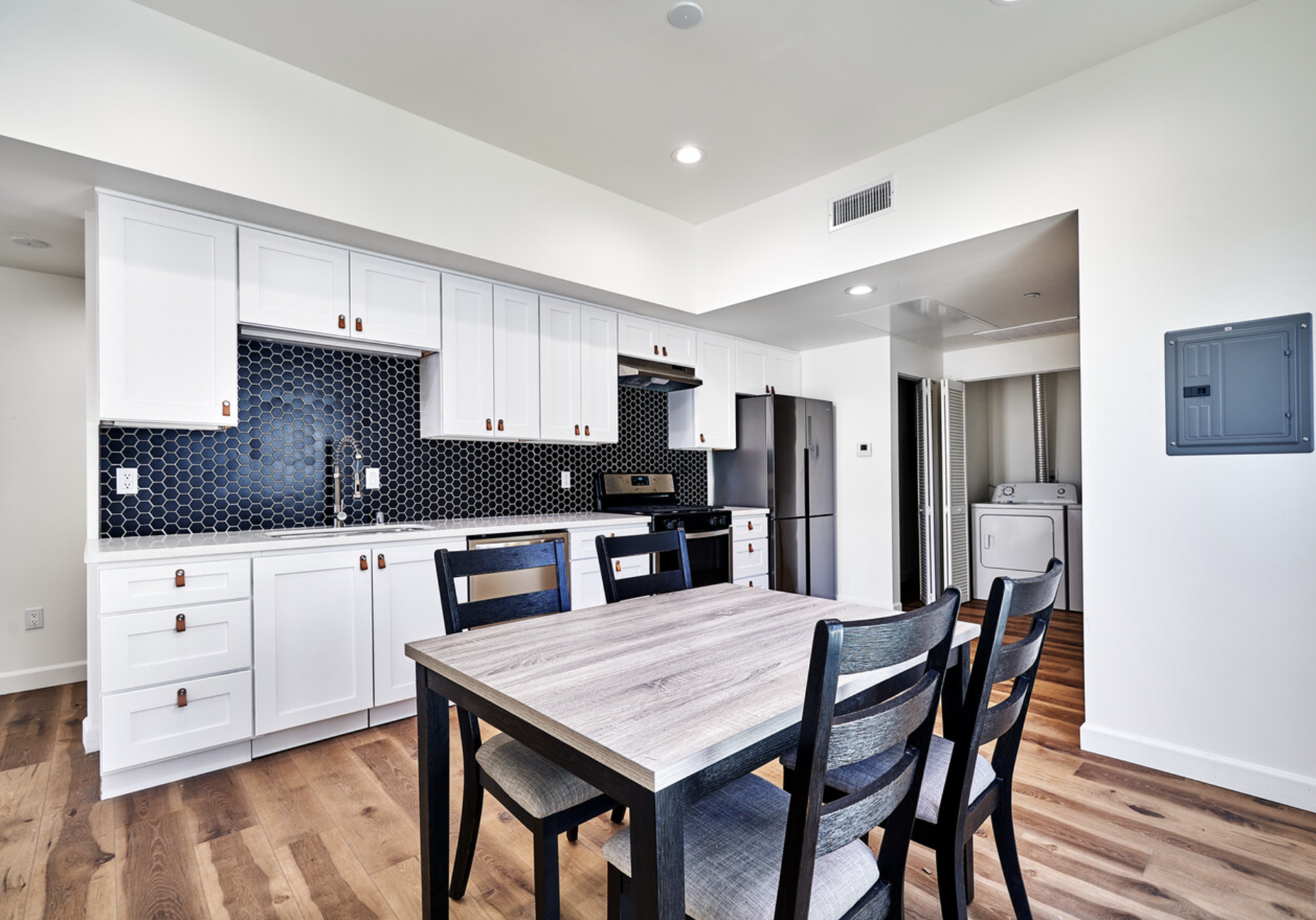 2600 S Catalina St, usc, 2600 S Catalina St, Los Angeles, CA 90007, USA, Photo:1