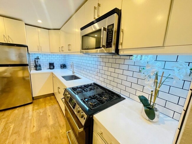 10 27th Ave, undefined, 10 27th Ave, Los Angeles, CA 90291, Photo:3