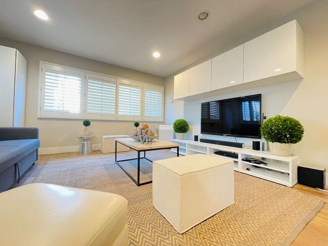 10 27th Ave, undefined, 10 27th Ave, Los Angeles, CA 90291, Photo:4
