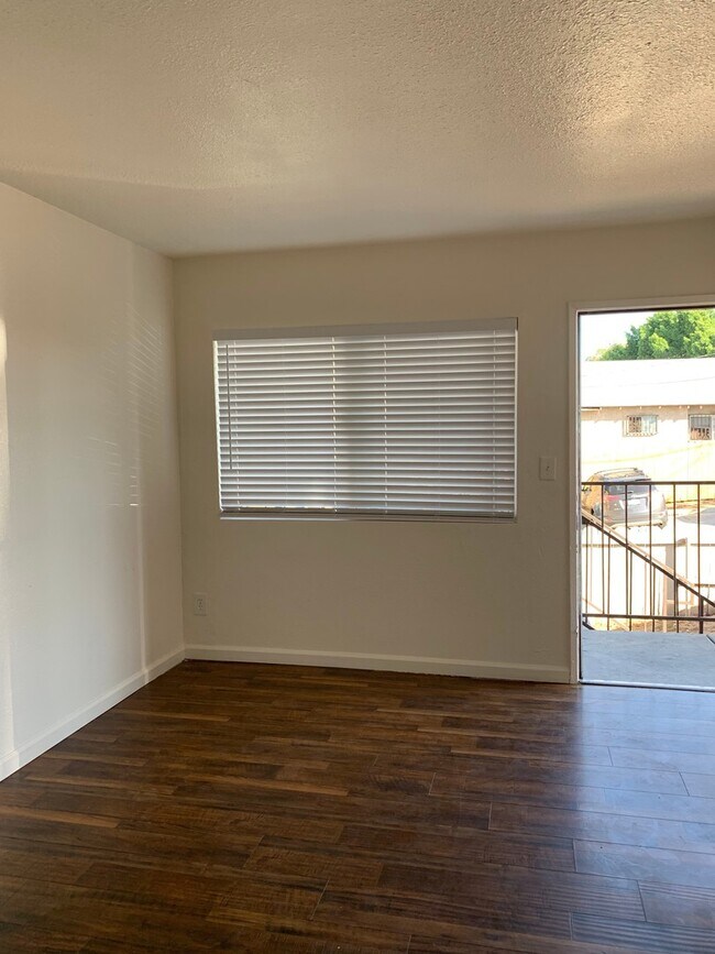 4077 Oakcrest Dr, undefined, 4077 Oakcrest Dr, San Diego, CA 92105, Photo:2