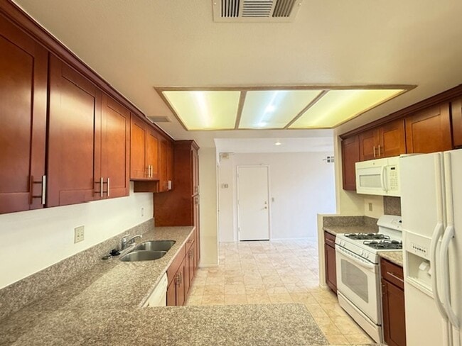 46 Almador Dr, undefined, 46 Almador Dr, Irvine, CA 92614, Photo:4