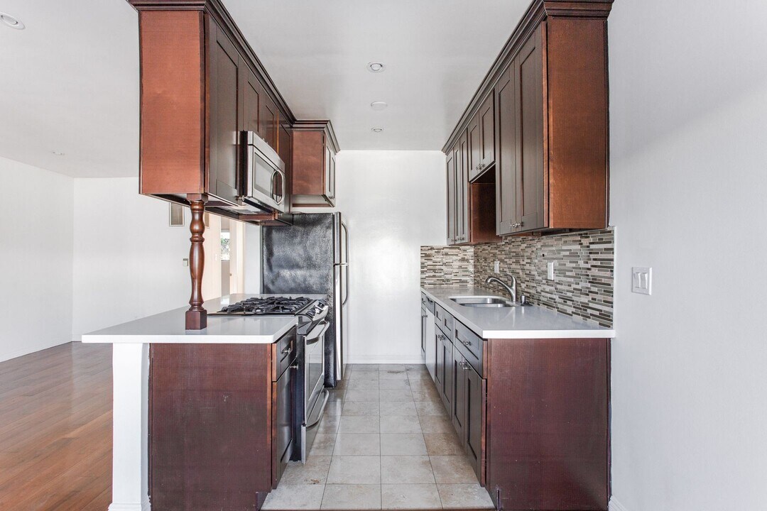 Newly renovated upper unit in quiet neighb..., smc, 420 Raymond Ave, Santa Monica, CA 90405, Photo:6