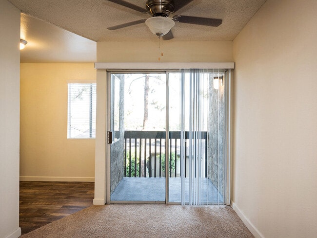 Elan Mesa Lofts, undefined, 7491 Collins Ave, La Mesa, CA 91942, United States, Photo:4