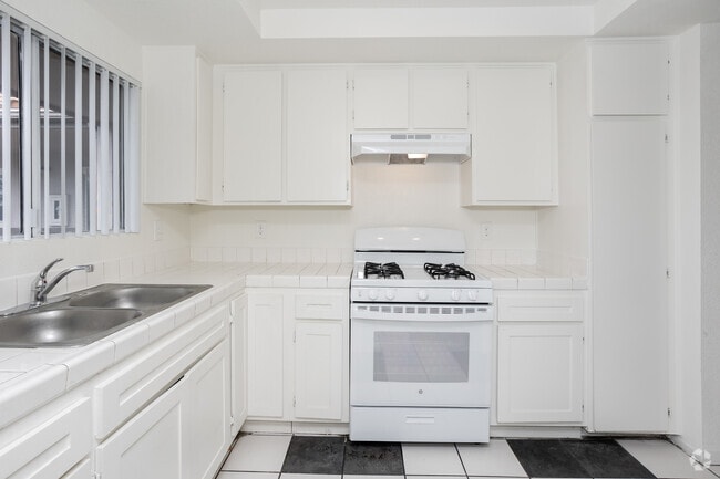 400 Baker St, csuf, 400 Baker St, Placentia, CA 92870, Photo:1