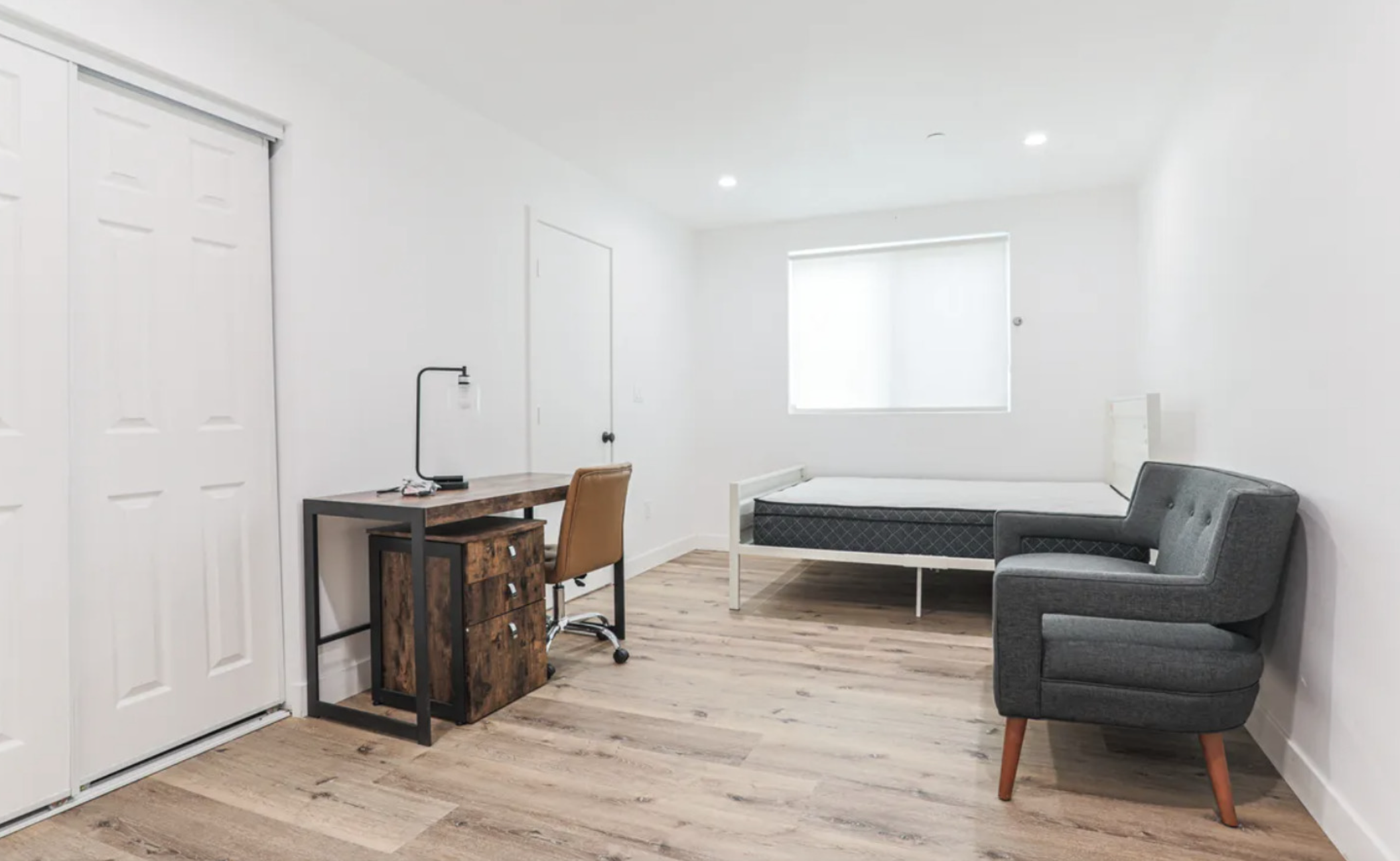 1476 W 35th, usc, 1476 W 35th Pl, Los Angeles, CA 90018, USA, Photo:4