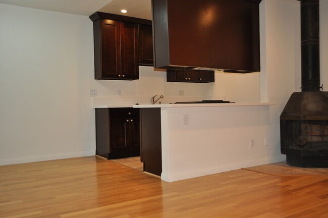 Santa Monica Apartments for Rent, undefined, 420 Raymond Ave, Santa Monica, CA 90405, Photo:2