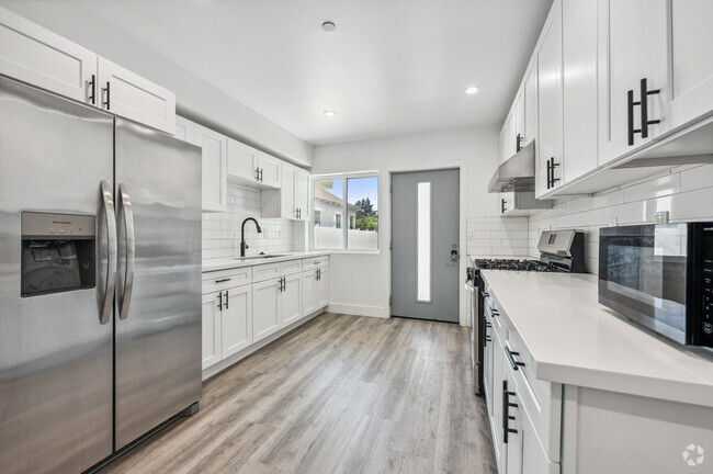 1419 W 35th St, usc, 1419 W 35th St, Los Angeles, CA 90018, USA, Photo:4